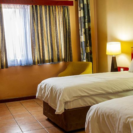M'Kango Golfview Hotel Lusaka Kültér fotó