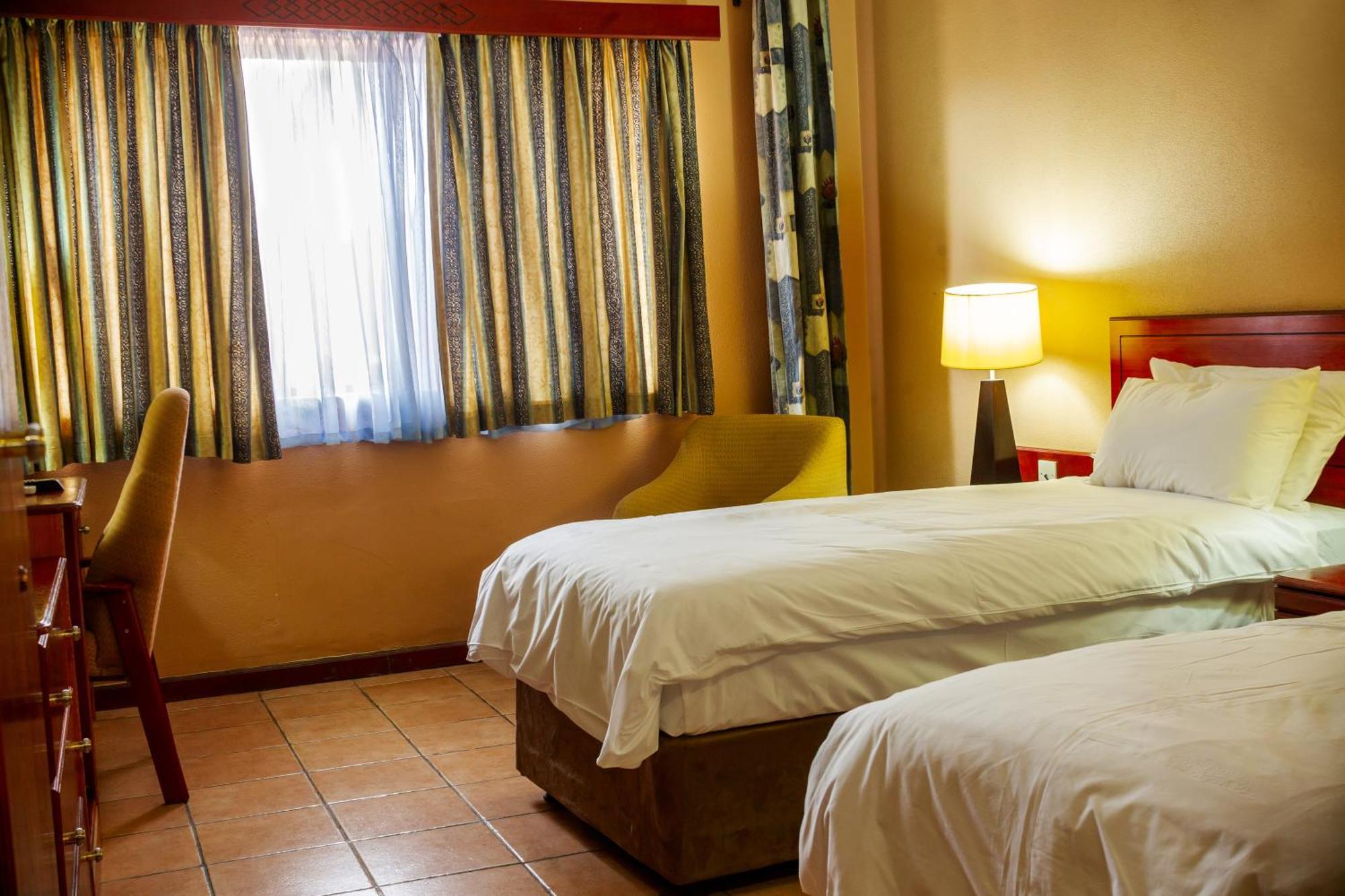 M'Kango Golfview Hotel Lusaka Kültér fotó