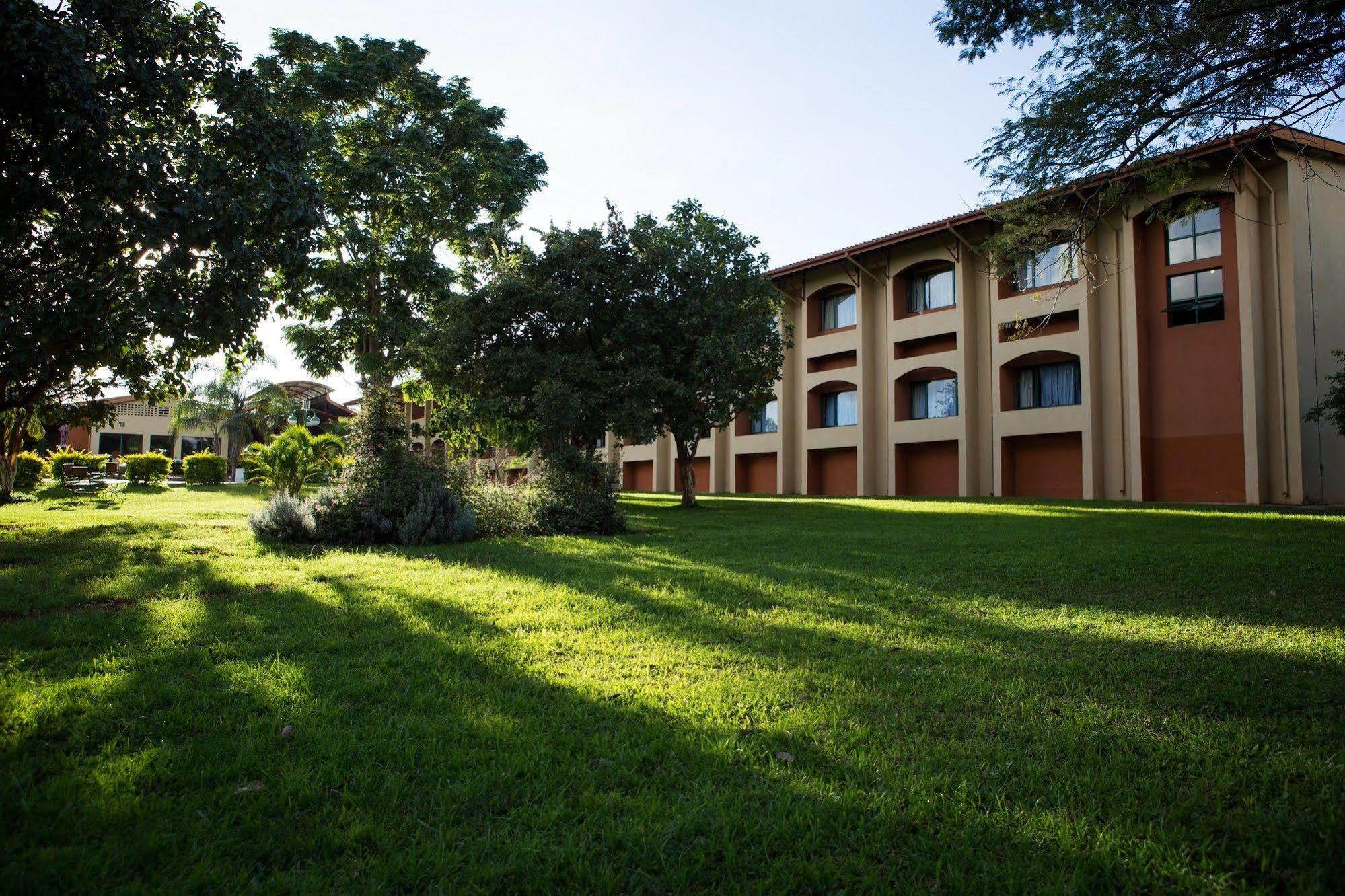 M'Kango Golfview Hotel Lusaka Kültér fotó