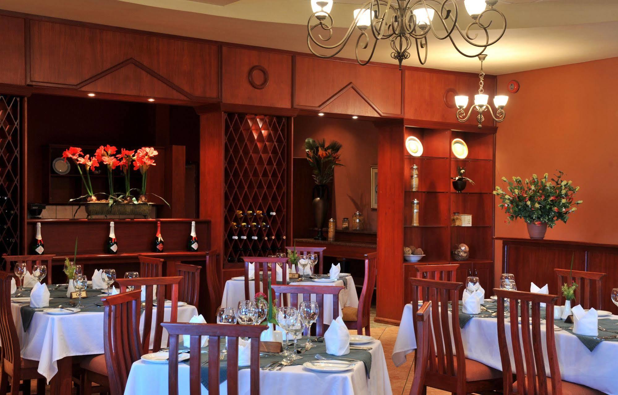 M'Kango Golfview Hotel Lusaka Kültér fotó