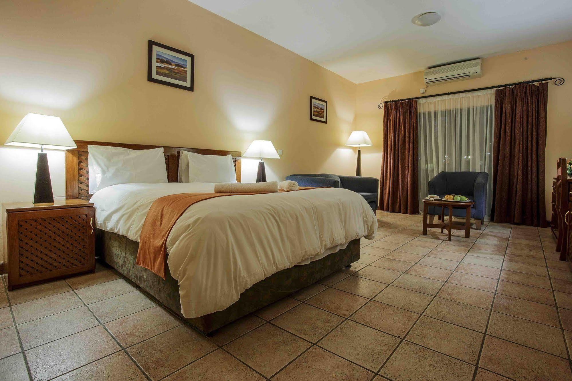 M'Kango Golfview Hotel Lusaka Kültér fotó
